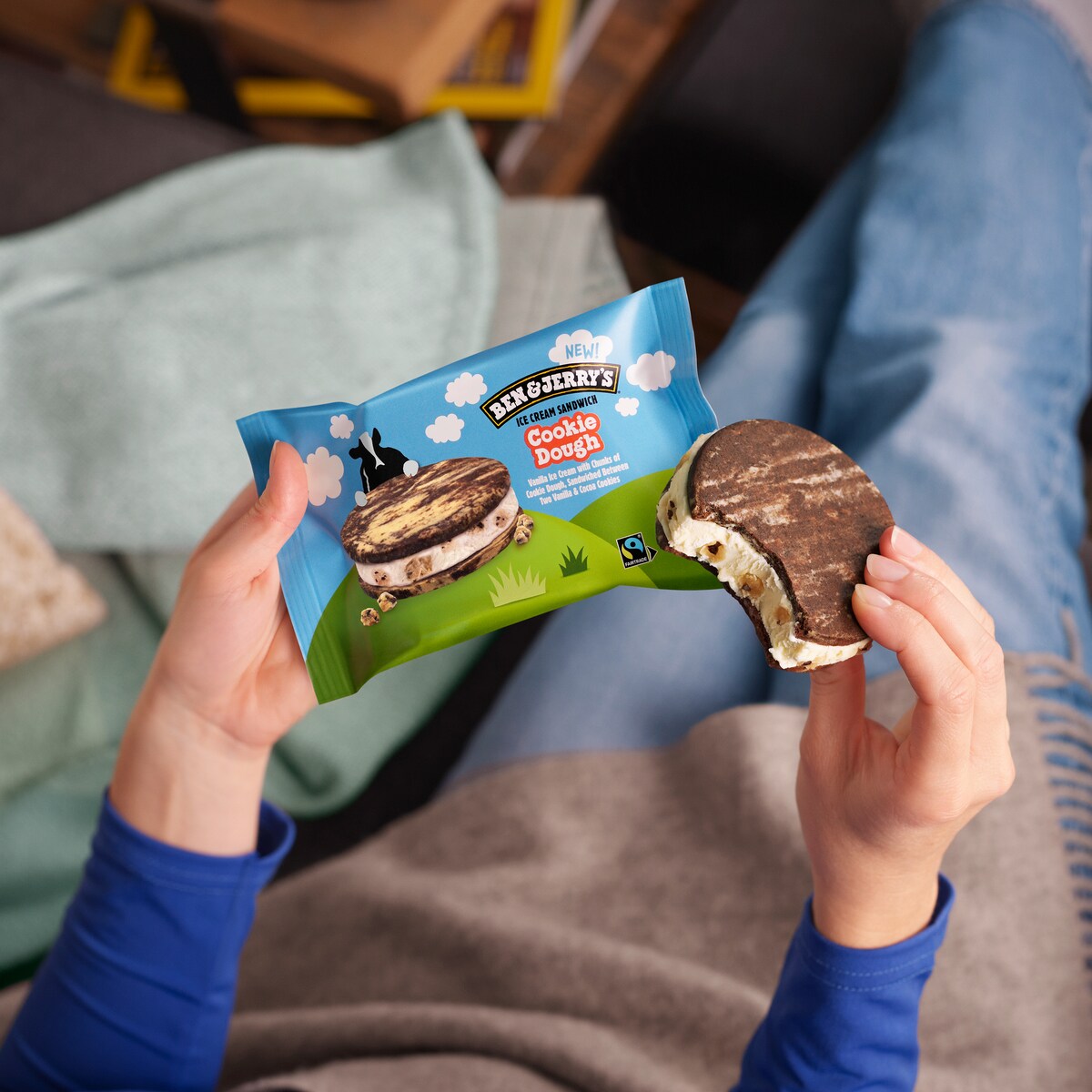 Cookie Dough Sandwich - Single 1 / 4
