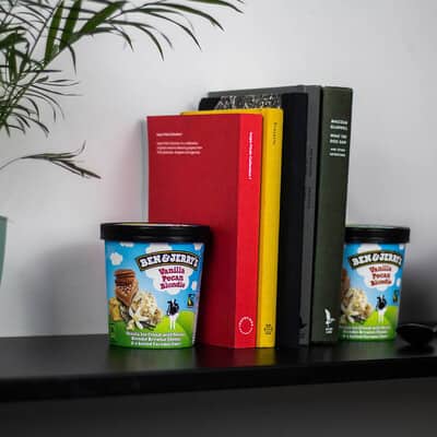 Pint of Vanilla Pecan Blondie Book Ends
